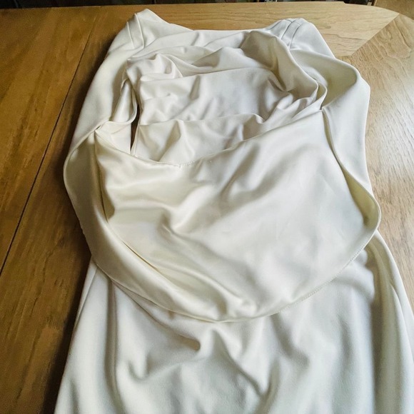 $260 BETSY and ADAM Jordan Draped Arm Scuba Crepe Sheath White Dress SIZE 6 EUC - Picture 5 of 9